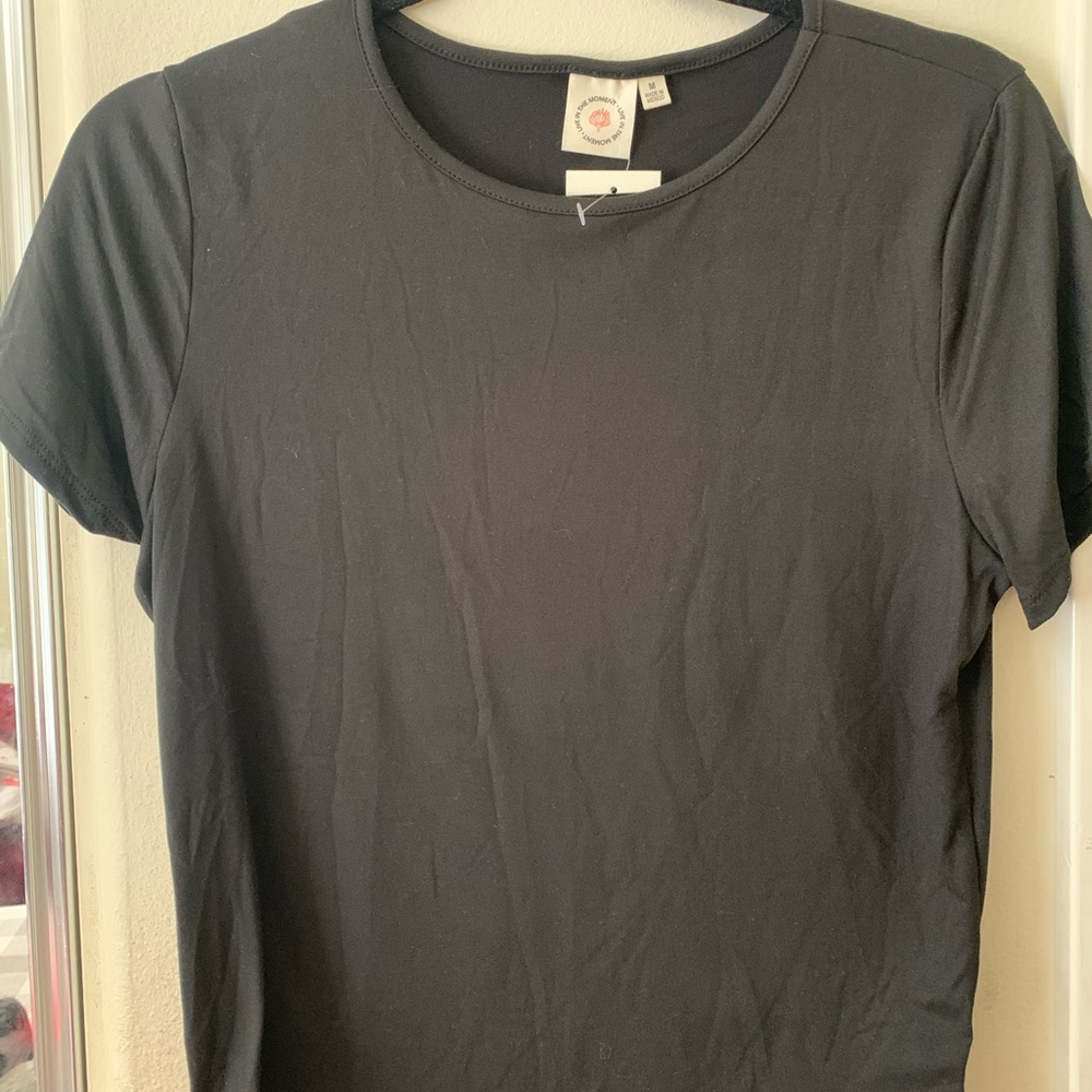 Cropped black tee
